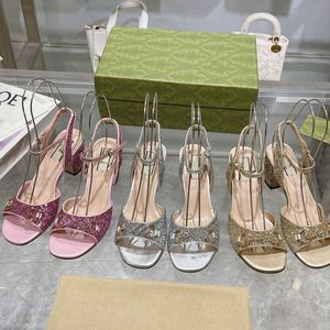 Sandalet Yüksek Topuklu Sandal Ayakkabı Deri Kadınlar Altın Kristal Tıknaz Topuk Sandalet Ayak bileği kayışları Tasarımcı Kristal At Bitlik Tokası Kadınların En Kalite Topuk Ayakkabıları 35-41