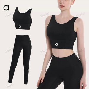 TOP+PANTS Kvinnor Tight Yoga Set Sports Vest Jumping Leggings Sweatpants Gymmotstånd Styrka Träning Sportkläder som kör svett Wicking Sweatwear