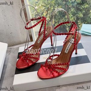 Дизайнерские туфли Aquazzura Crystal Decoration Sandals Stiletto Heels Clear Pvc открытые кросс для женской кожаной высококачественной банкет роскошные сандалии 940