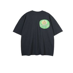 Designer Luxury Kanyes Classic Summer Trend Perifer Music Green Print Bekväm t-shirt för män och kvinnor Lossa Hip Hop High Street Style Kort ärm sommar