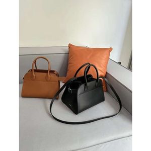 Väskor Margaux 10 Premium läderkohude tote pendling axel crossbody