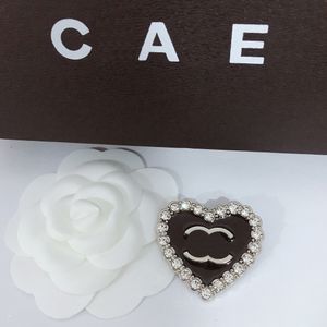 Boutique Silver Plated Brooch Brand Designer With Black Peach Heart Design Temperament High-Quality Female Brooch High-Quality Small Diamond Inlaid Brooch Box
