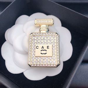 Luxury Gold And Silver Plated Brooch Brand Designer New Perfume Bottle Design High Quality Brooch High Quality Diamond Inlaid Brooch With Box Birthday Party