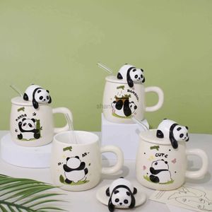 Kubki Śliczna kreskówka panda ceramika kubek 400 ml z pokrywką i łyżką kawy kubki kubki mleczne kubki śniadaniowe Puchar Drinkware Prezenty 240417