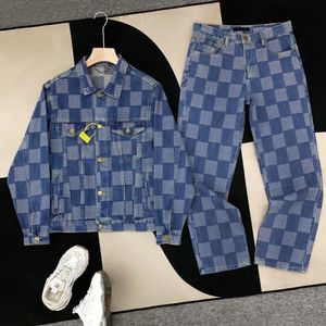 2024 Mens Jeans Women Designer Jackets Coat Pant Checkerboard Mönster Jacquard Paris Set Washed Denim Blue Casual Long raka Mid Pants Lapel Neck Long Sleeve