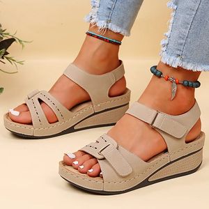 Kvinnor Sandaler Soft Bottom Wedge Heels Summer Shoe Platform Sandalias Mujer Eleganta kilar Skor för Tacon 240409