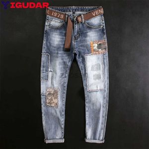 Herr jeans herrar jeans slim-fit lappar denim byxor tiggarstil trendig avslappnad blå färg kontrast street mode last y2k d240417