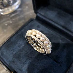 Topp fransk designer naturlig pärla diamantring för kvinnor 925 sterling silver lyxig minoritet design ihålig avancerad känsla elegant graciös ring smycken gåva