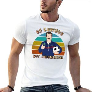 Polos mężczyzn bądź ciekawy, a nie osądzający cytat sztuka z t-shirt tops sac koszulka dla zwierząt druk nadmierni mężczyźni