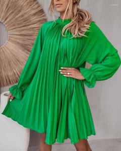 Lässige Kleider Frauen grünes Faltenkleid Mode Langarm