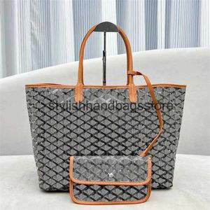 Axelväskor Kvinnor Real Leather Luxury Handbag 10A Designer Bags Men Shop Purses Lady Clutch Cross Body Pochette Weekender Travel Bagage Diaper Bag H240417