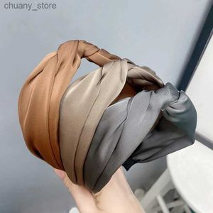Headbands New Solid Color Hair Band Twisted Knotted Headband for Women Fashion Hair Hoop Girls Simple Hairband Hair Accessories for Women Y240417