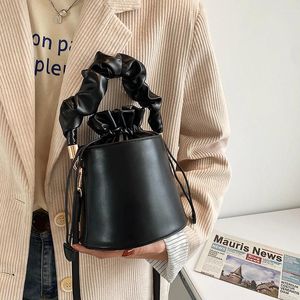 BAG Premium Texture Mini fêmea 2024 Trendy Fashion Fashion Bucket Net Celebrity Niche Niche Messenger