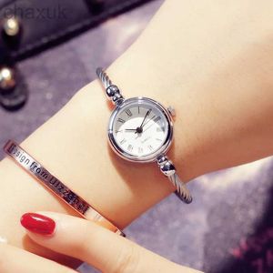 Wristwatches Vintage Quartz Watch Alloy Straps Band Analog Bracelet Wrist Watches Women Fashion Gift Exquisite Clock d240417