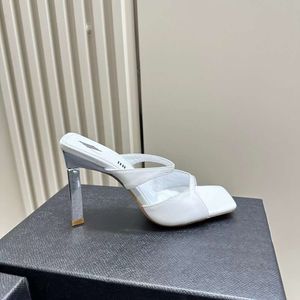 En nisch ny produkt, fyrkantig Heavy Industry Full Water Diamond High Women's äkta läder, One Foot Open Toe -stjärna klackar, bär tofflor på utsidan