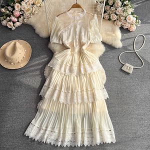 High End Light Luxury Dress with Elegant Bubble korta ärmar Runda nacke midja inslagna a-line ruffle kant kakklänning elegant lång kjol