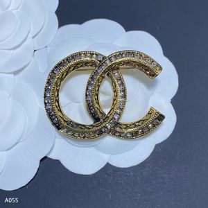 20 Style Double Pins Luxury Brand Designer Brosches Berömda kvinnor Rhinestone Tassel Design Suit Pin Wedding Party Jewelry Accessories
