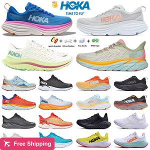 Deal hoka män kvinnor löparskor hokas en clifton bondi 8 svart vit stötdämpande väg kol x2 designer sneakers klättring löpare utomhus tränare promenader