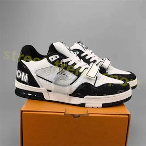 Mens Women Designer Trainer Casual Shoes Black Whit Denim Green Sky Blue Red Yellow Grey Leather Suede Rubber Luxury Walking Sports Men Sneakers Trainers P17