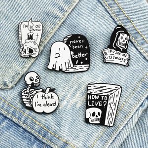 Halloween Horror Dark Film Film Emaille Pins süße Anime -Filme Spiele Harte Emaille Pins Sammle Cartoon Brosche Rucksack Hat Bag Collar Revers Abzeichen