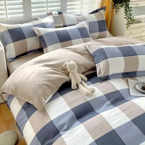 Amigável e minimalista fosco de quatro peças com roupas de cama espessadas 240417
