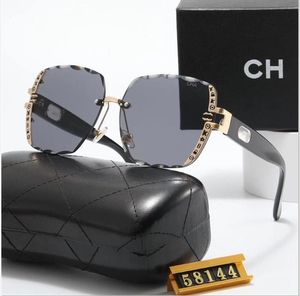 Óculos de sol Marca clássica Retro Sunglasses Designer de luxo Eyewear Ron Metal Frame Designers Sun Glasses Woman Crome Glasses Setembro