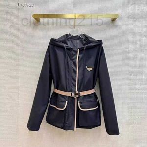 Women's Jackets Designer Windbreaker 2024 Spring New Fashionable Casual Hooded Contrast Color Wrapped Waist Design Windbreaker OJK8