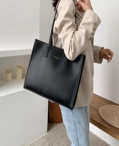 Kvällspåsar Kvinnliga stora lyxiga handväska kvinnor väska designer läder bärbar dator fast färg stor storlek damer axel tote sac en main bo3583376