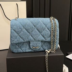 Ayarlanabilir Zincir Denim Tasarımcı Klasik Flep Matal Kalp Dekorasyon Kadın Cüzdan Gümüş Donanım Matelasse Zincir Omuz Çantası Taşınabilir Çapraz Vücut Çantası 17x12cm