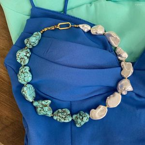 CHOKER CHOKER Irregolare Natural Blue Turquoise Shell perle Collana per le sue gioielli fatti a mano bohémien.