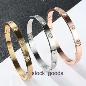 Pulseiras de design de ponta para pulseira de jóias clássicas vermelhas com pulseira de diamante liga de fivela de fivela de diamante full titânio aço de aço não desbotamento Original 1: 1 logotipo