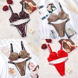 Abito Brassiere Raccogli set di reggiseno sexy ragazza set liscio siediti traspiranti biancheria bianche da donna regolabili femminile femminile vs briefs reggiseni