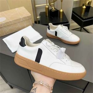 VJA 2024 French Brasilien Green Low-Carbon Life V Organic Cotton Flats Platform Sneakers Vejaon Womens Casual Classic White Designer Mens Loafers Vejaon Sneakers 88 479