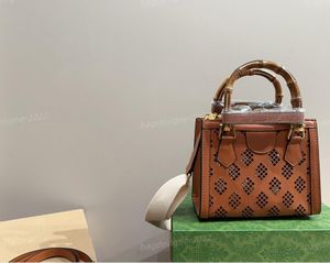Ly Hollow Bambus Gelenk Handtasche Retro -Umhängetasche Luxusdesigner Die Einkaufstasche Klassiker Griff kleiner und exquisite Einkaufstasche ausreichende Kapazität