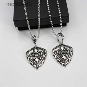 Hip Hop Vintage Thai Silver Scout Flower Shield Pendant med trendig punkstil dominerande unisex -halsband