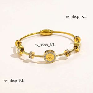 Projektant marki mody Tiffanyjewelry Letters Bracelets Cute Love Heart Gold Pating Tiffanybracelet Stola Lucky Women Wedding Party Bangly Prezent 60