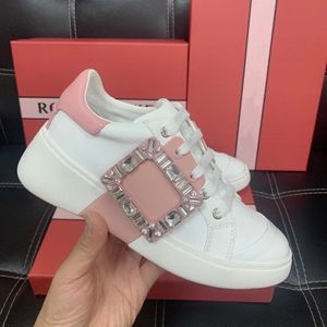 Rhinestone Square Buckle Front Tie White Sneakers Woman 2024 Inre höjande avslappnade trendiga modeskor för kvinnor