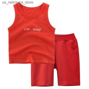 T-Shirts Childrens Clothing Set 2024 Sommer Neue Jungen Ärmel und Briefdruck Baumwollweste + Beach Shorts 2pcs Kinder Kleidung Dropshipping Q240418