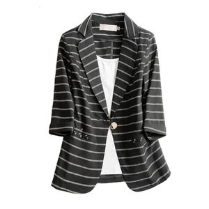 Spring Summer Striped Cienka Blazer Kurtka Kobiety Elegancka szczupła 34 rękawowe damskie damskie oparte na guziki Single Kombinet Płaszcz 240417