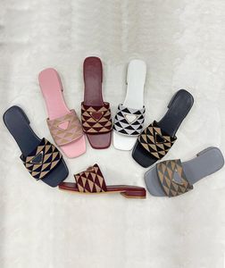 刺繍入りの生地夏のスライドラバースリッパローヒールシューズファッションクラシックメタリックスライドサンダルレディース用ビーチスリッパ9072239