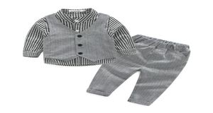 Barn gentleman baby pojke kläder skjorta med båge tievestrousers 3st formella barnkläder sätta nyfödda babykläder 024months6755910