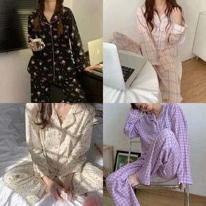 Moda snu Koreańska Pamas Kobiety jesienne słodkie serce druk piżamowy długie rękaw Pijama zestaw niedotarunkowy Suit kardigan 240110
