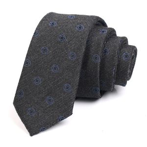 Mens 6 cm Ties grigio scuro cravatta formale di alta qualità per uomini abiti da lavoro cravatta con scatola regalo 240415