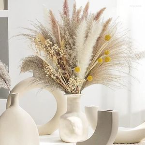 Dekorativa blommor boho pampas gräs bakgrund temat dekoration blommor party leverans bröllop mariage höstdekorationer för heminredning