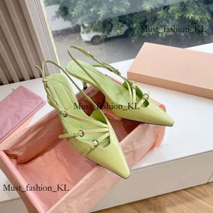 Miui Moda Mui Mui Ayakkabı Lüks Tasarımcılar Topuklar Deri Slingback Mui Mui Güneş Gözlüğü Topuklu Sandal Stiletto Topuk Akşam Drese Kadınları 3cm 328