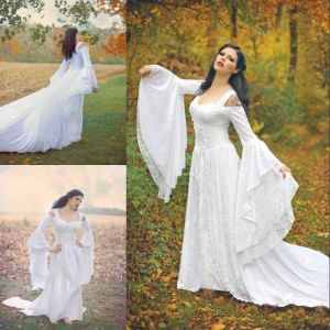 Abiti Fantasy Fairy Medieval Abito da sposa allacciato su misura per le maniche lunghe di spalla Trena di campo da sposa a pizzo