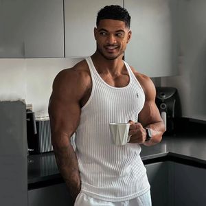 Summer Mens Vest Gym Sports Fitness Dry Breattable Stretch Vertical Stripe Tank Top Sleeveless Tshirt Training Suit 240416