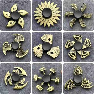 Novel Games Metal Finger Rotator Puzzle Toy Brass Color ADHD Angst Fidget Rotator Extern Smooth Zink Eloy Handrotation Vuxen Gift Q240418