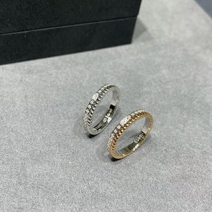 Neuankömmlinge Hochwertige Dupe Marke 925 Sterling Silber Ring für Frauen mit Diamanten Mini Breite