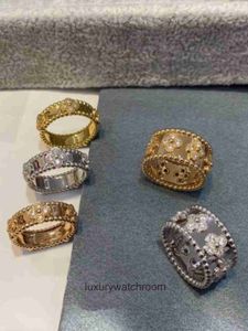 Anéis de jóias de ponta para Vancleff Womens caleidoscópio largo e estreito anel para mulheres com quatro folhas Flores pequenas diamantes completos Casal anel original 11 com logotipo